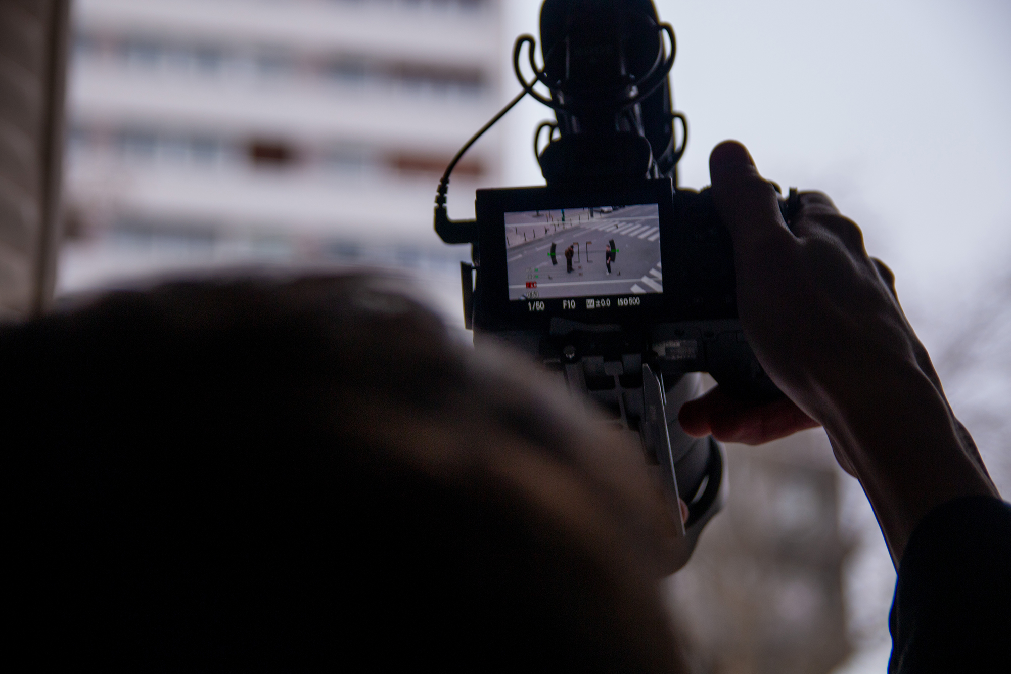 Mathis Capitaine filme une scène de clip