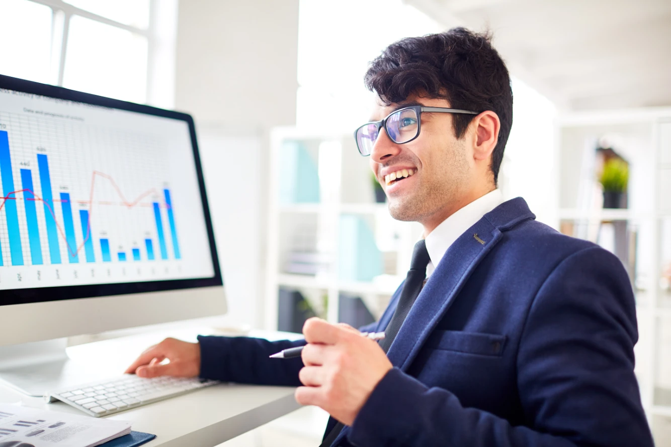 dispute analyst at work