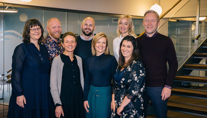 Det nye hold er fra venstre: Maiken Svare, Louise Blangsted, Line Nexø Leth, Sofie Gadegaard, Uffe Raarup, Kasper Sørensen, Julia Kvist og Torben Skov Grønbech.