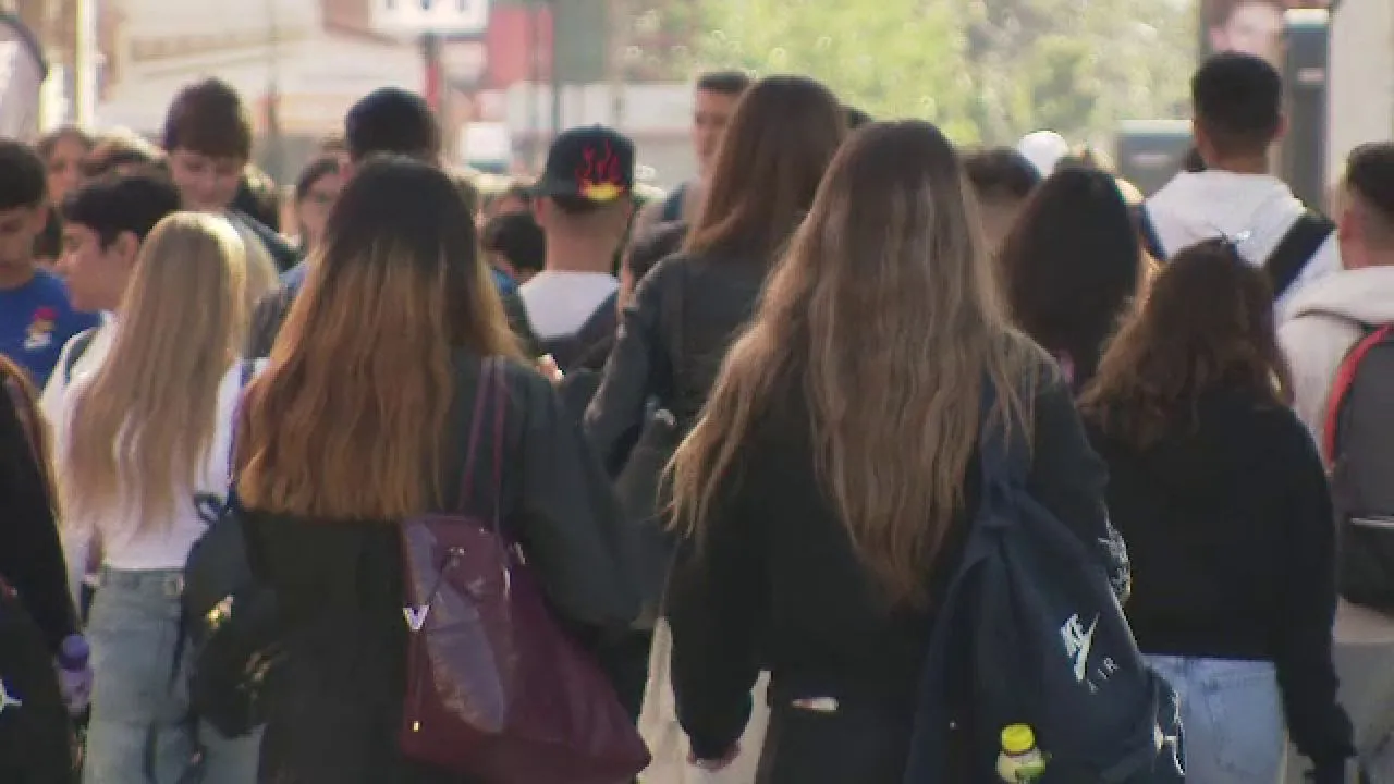 Oameni pe stradă, imagine din articolul Știrile ProTV