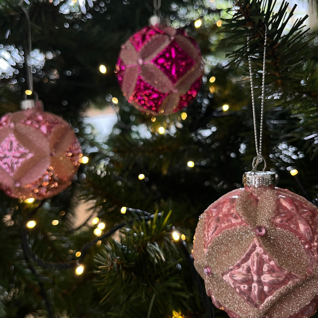 Drie kerstballen
