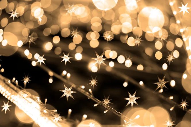 BrightWrx Holiday Lighting Joins the Bend Chamber