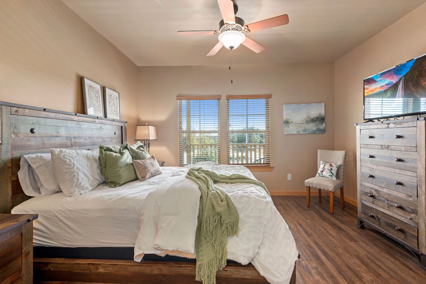 Serene Hill Country Cottage hero