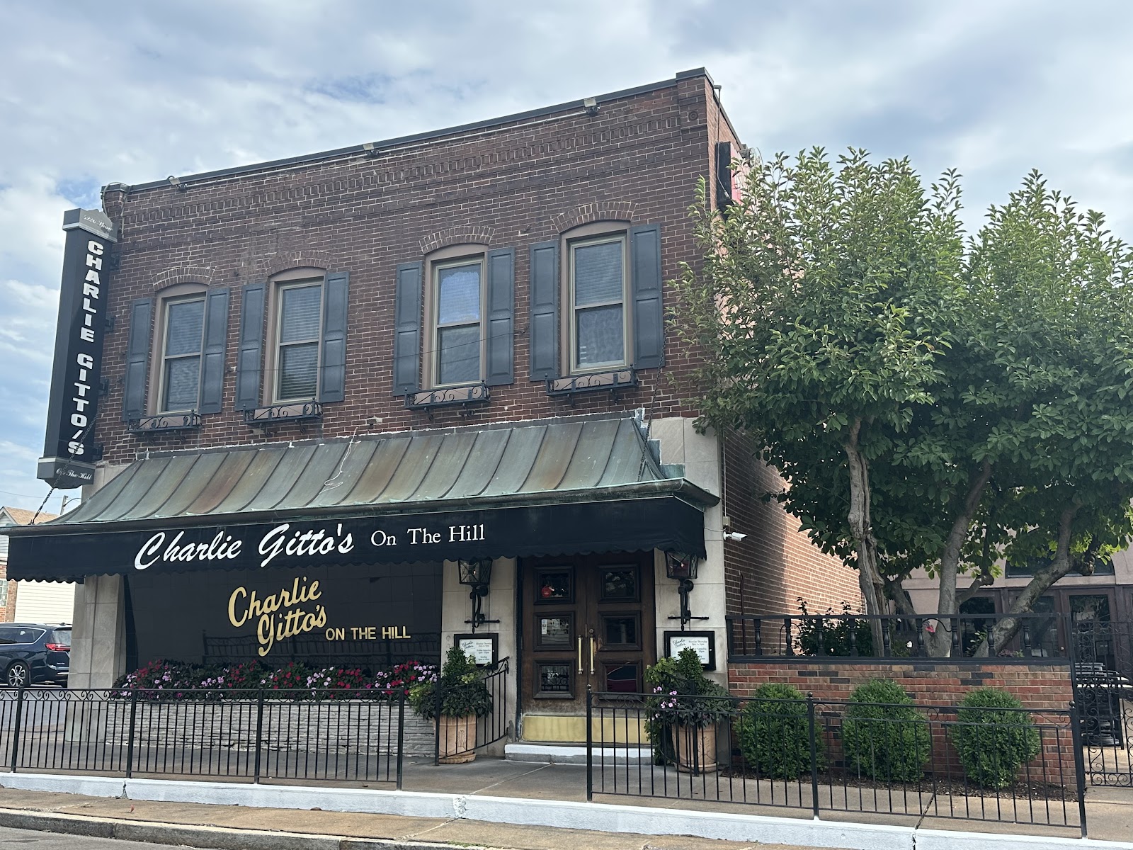 Charlie Gitto's on The Hill
