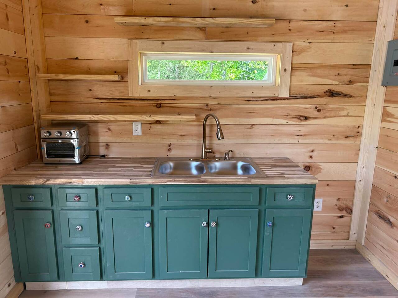 Serene Hill Country Cottage