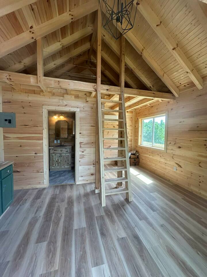 Serene Hill Country Cottage