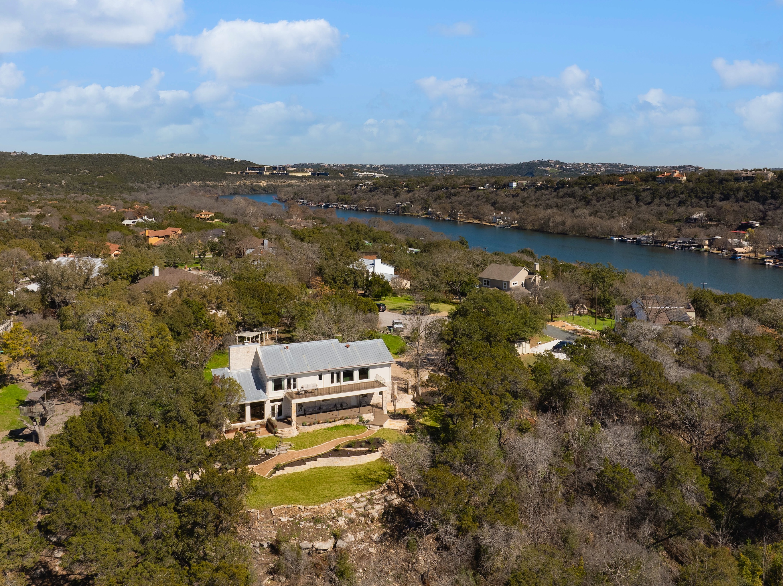 Serene Hill Country Cottage hero