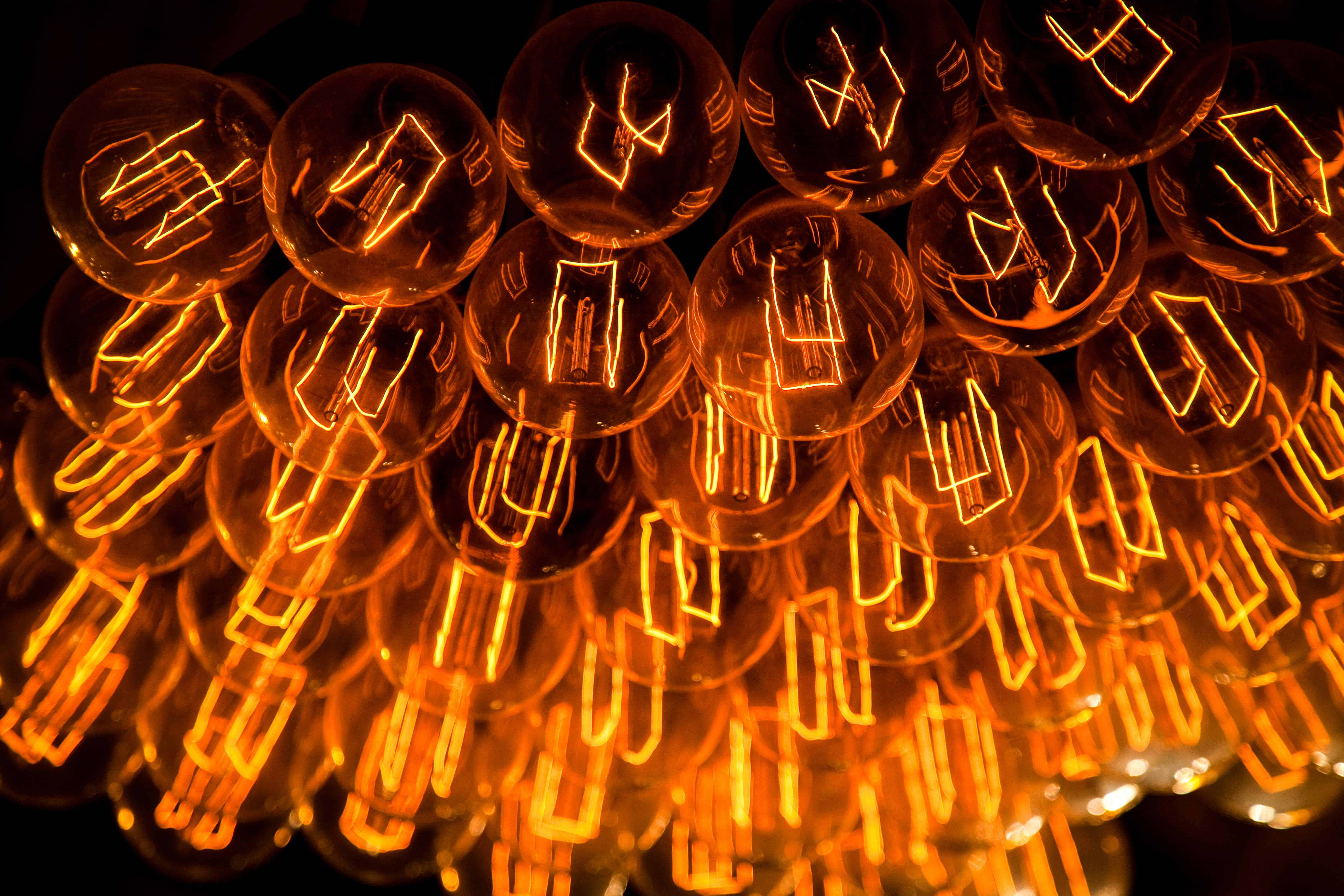 経営陣を巻き込み、調査・改善のサイク ルを回し続けることでエンゲージメント を向上させたAGC