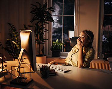 The CEO Gets Up In the Wee Hours. Should You?