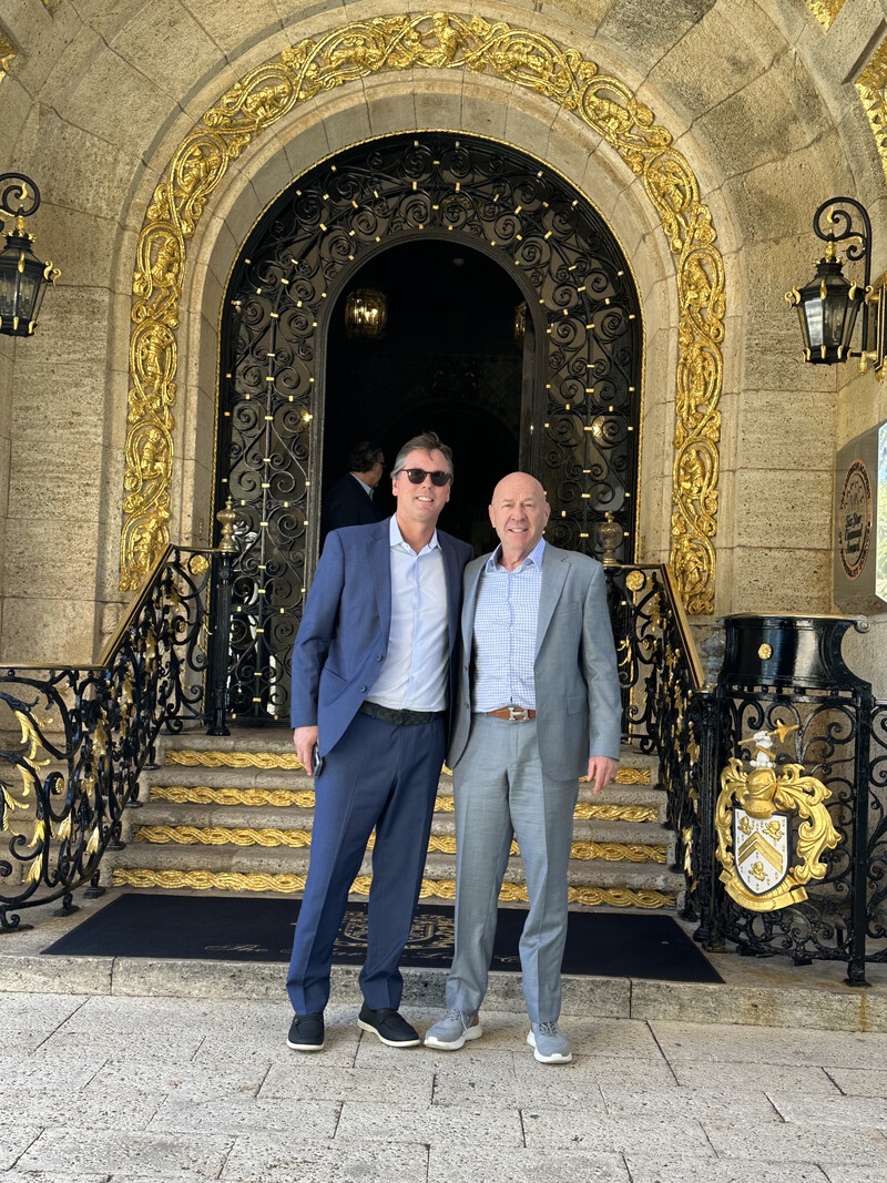 Evening event at a Palm Beach estate, part of an entrepreneurial networking circuit