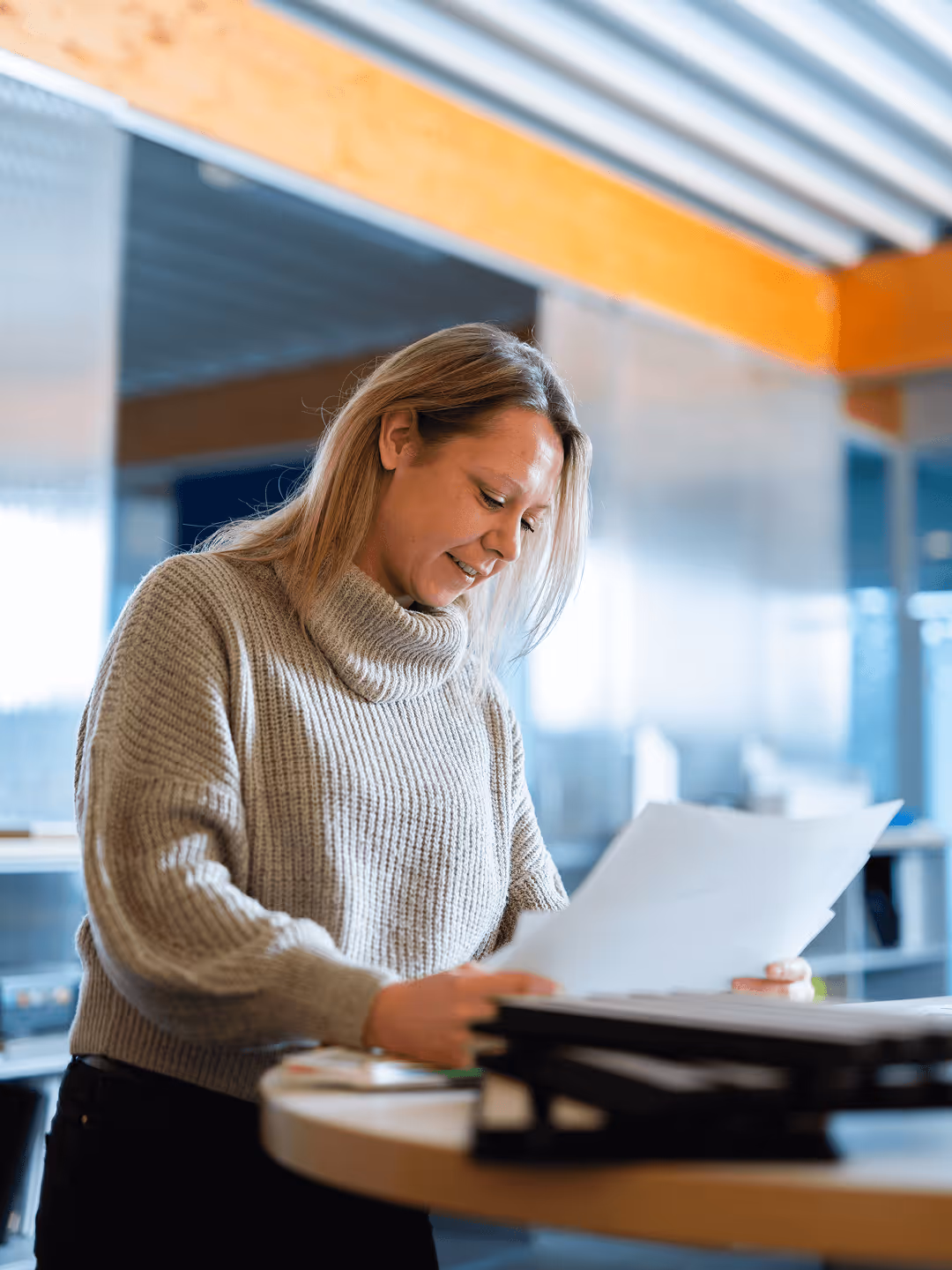 Kundengespräch am Messestand – persönliche Beratungssituation