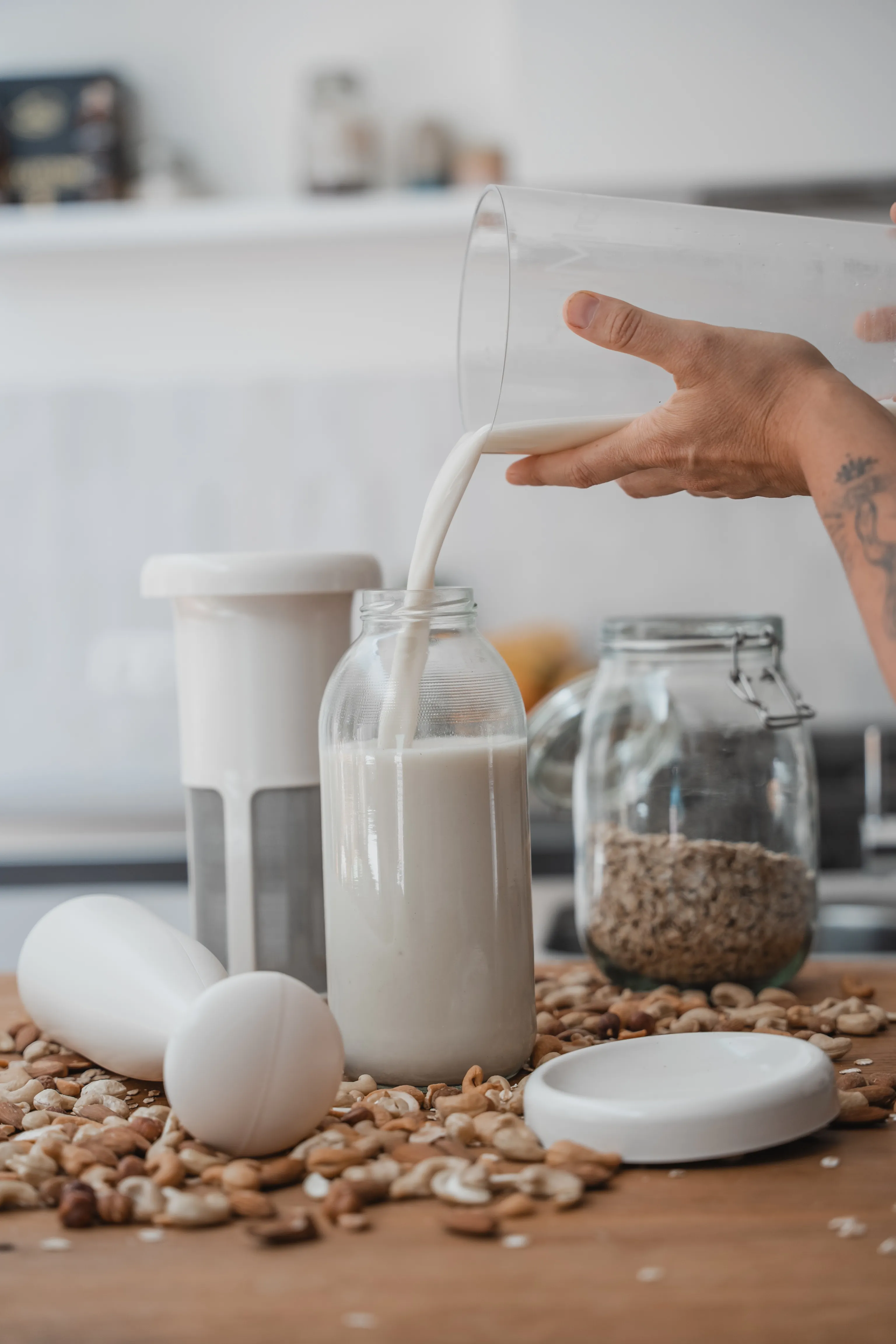 High-protein hemp milk