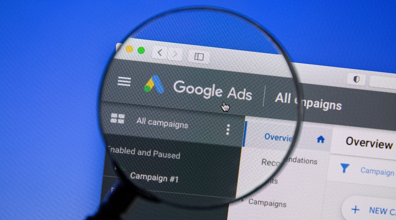 Google Ads Kampagnenübersicht mit Fokus auf Kampagnenmanagement