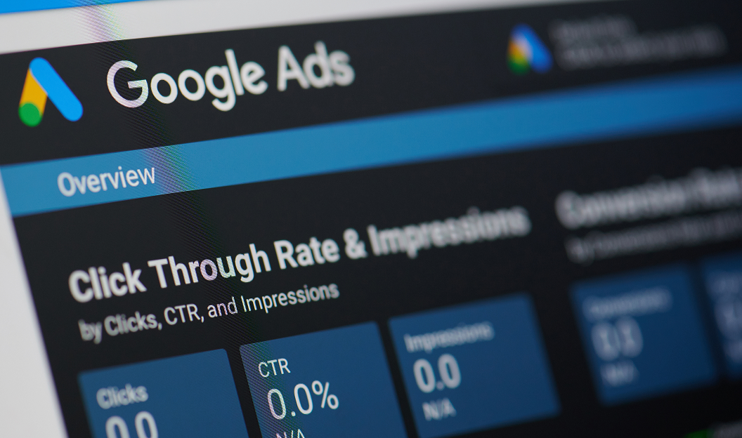 Google Ads Dashboard mit Metriken zu Klickrate und Impressionen