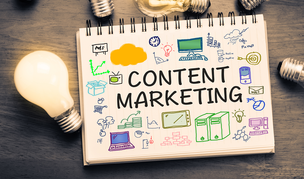 Content-Marketing-Notizbuch mit Skizzen als Symbol für Content-Struktur und Optimierung für LLMs