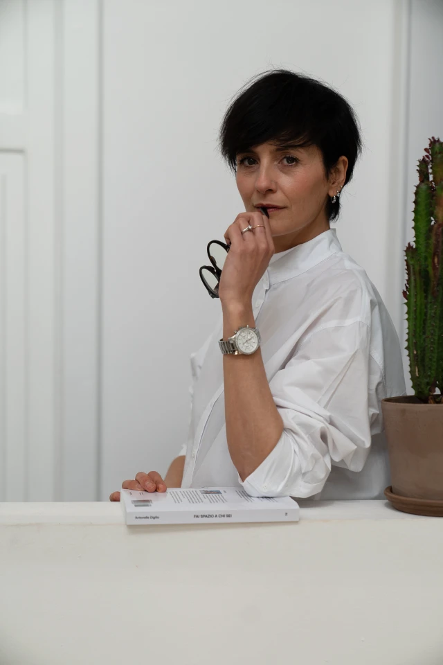 Dott.ssa Antonella Digilio Si presenta nel suo studio