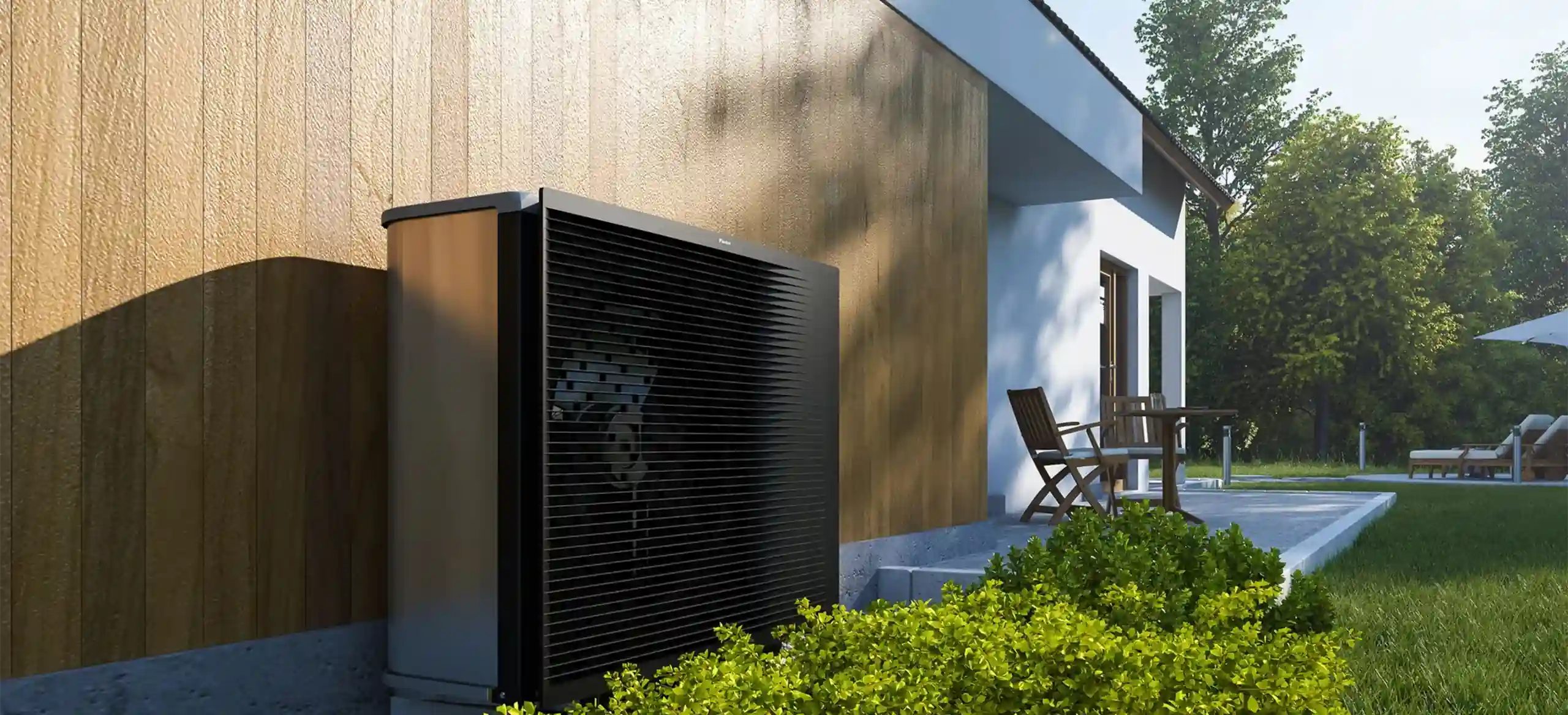 pompe à chaleur daikin installée à l'extérieur d'une maison