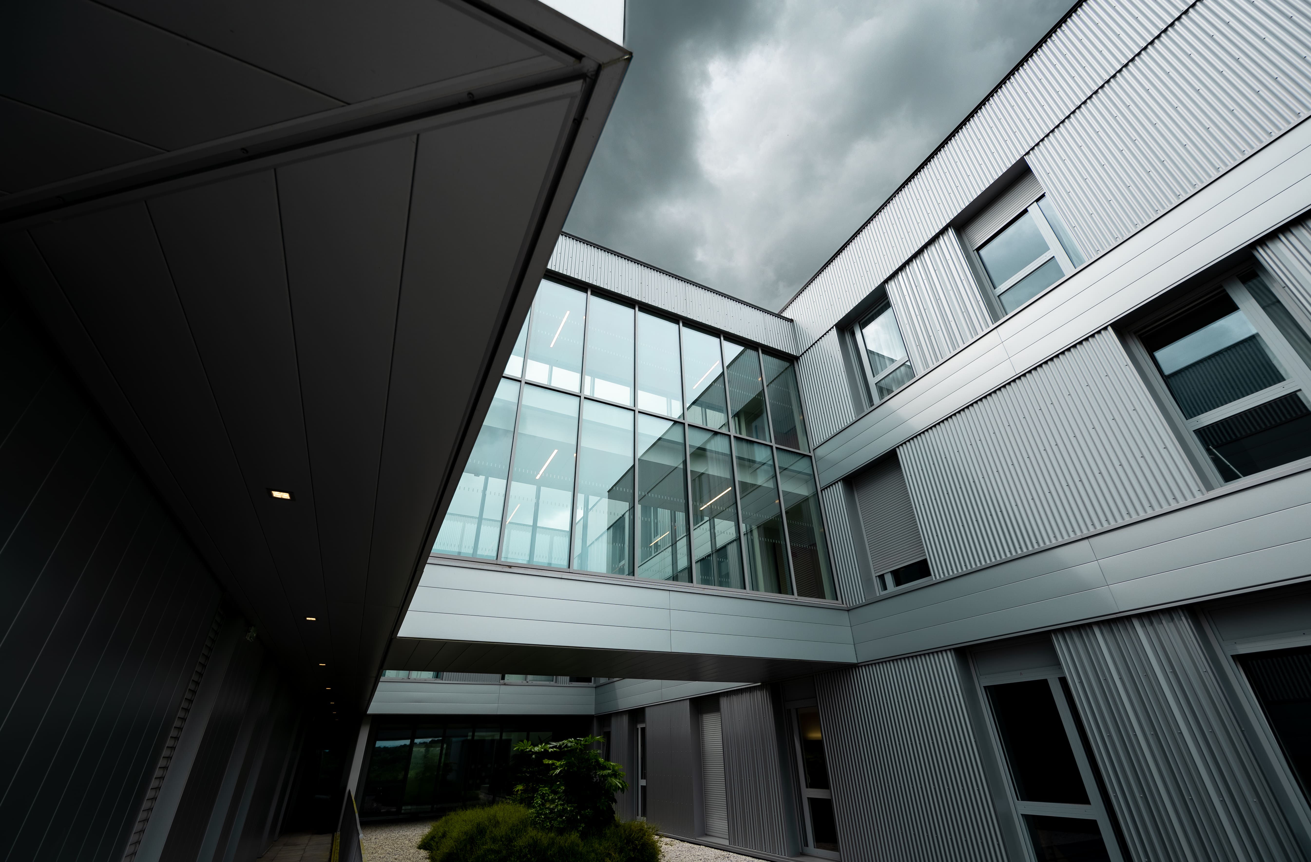 Bâtiment EHPAD Puy Martin, mission réalisée par INTECH Vue sur la façade.