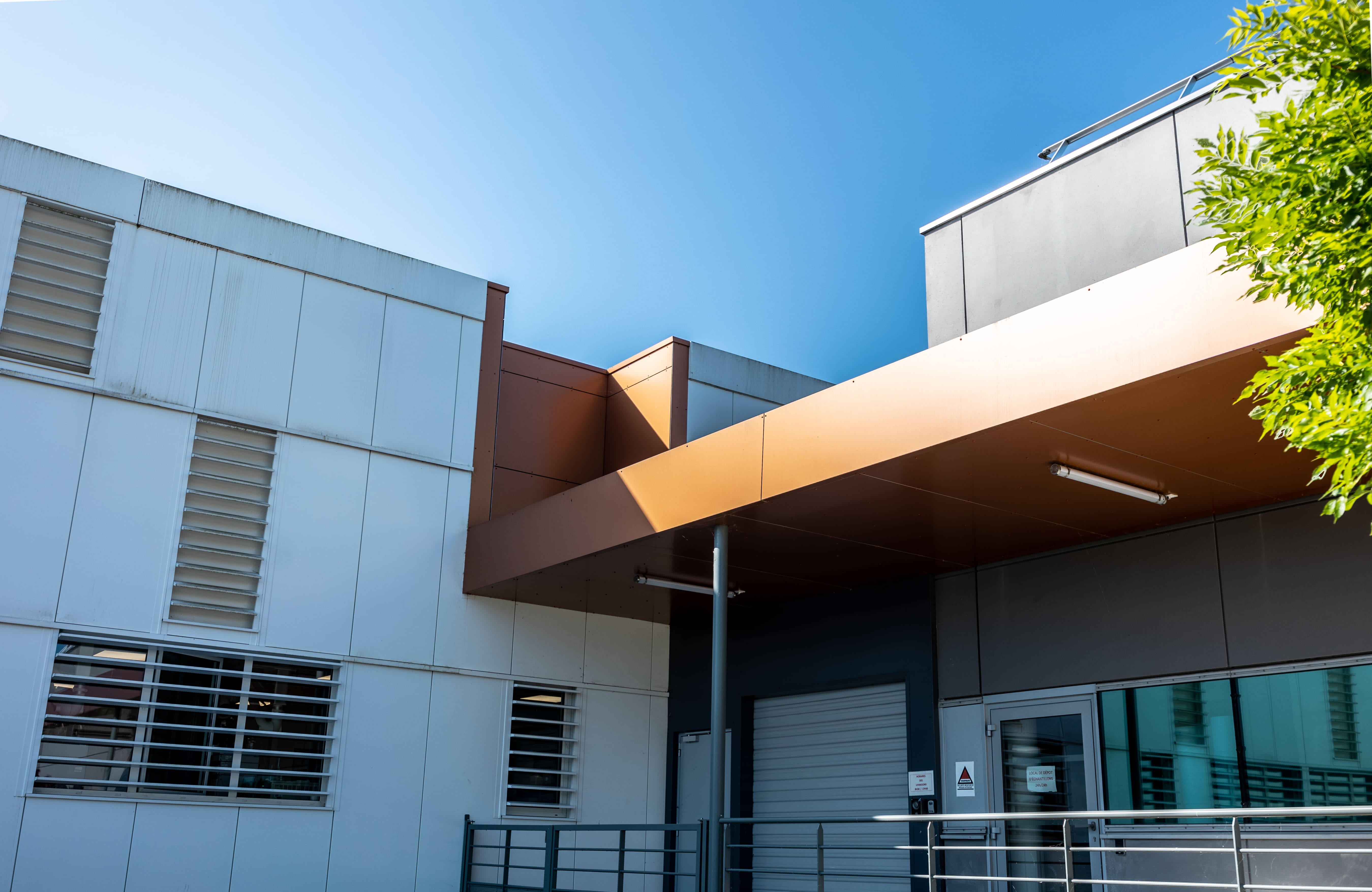 Vue extérieure du bâtiment, projet mené par INTECH
