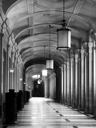 Galerie du Palais de Justice de PARIS © Cabinet MCE - Marie Camille ECK, Avocat au Barreau de PARIS