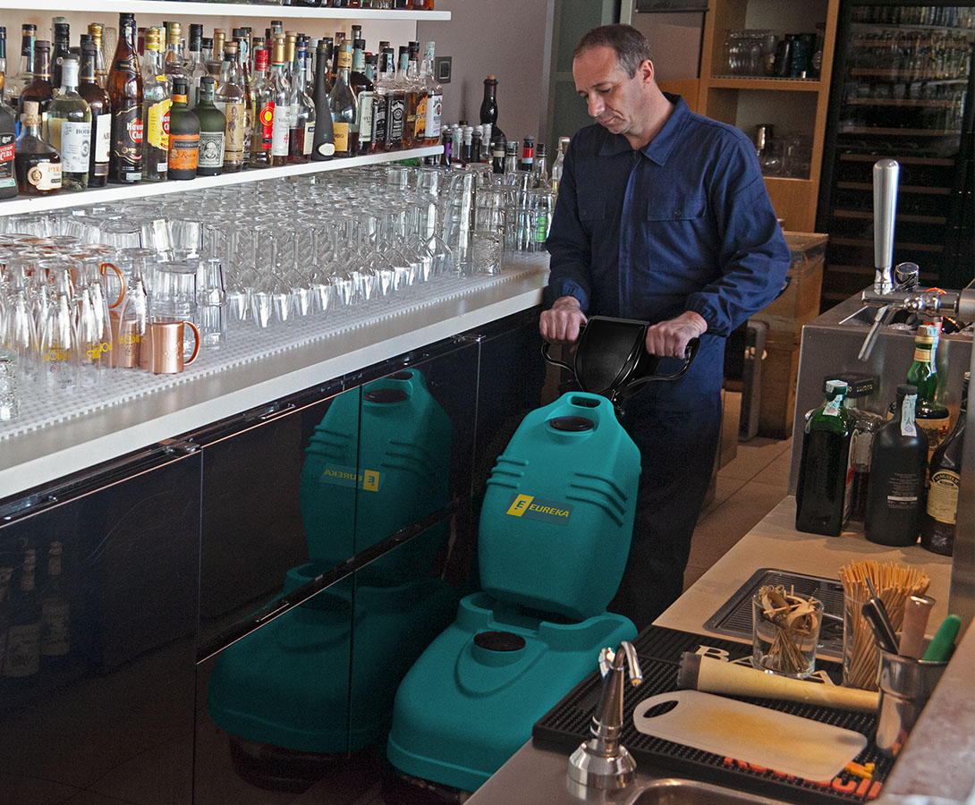 Eureka E36 i bar og restaurant