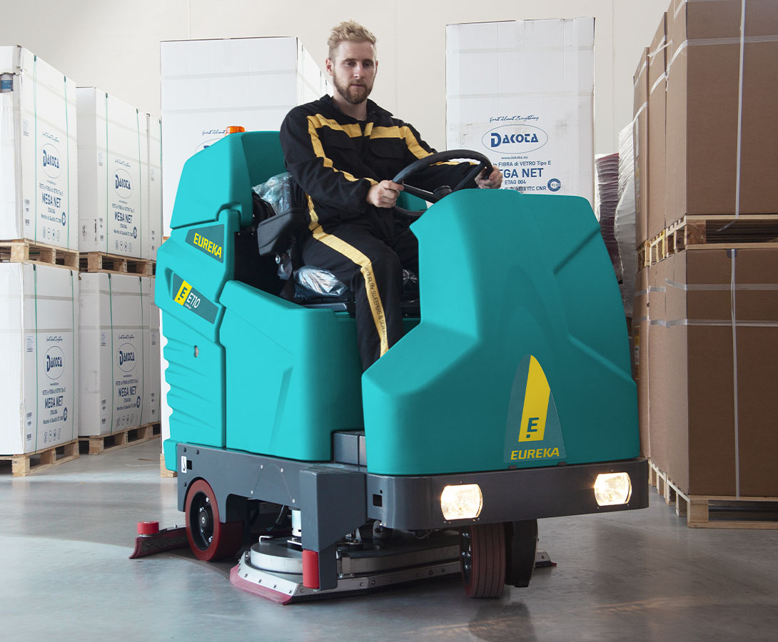 Eureka E110-D vasker gulv i stort lager