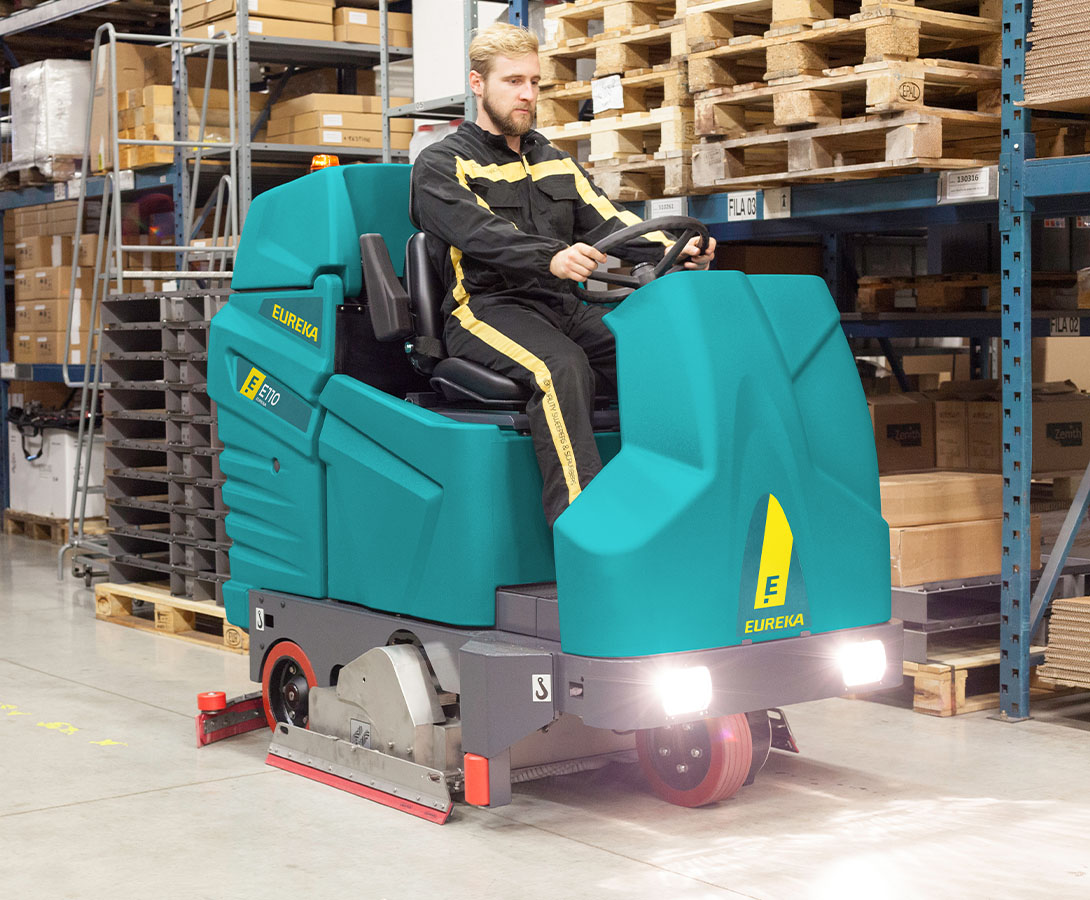 Eureka E110-R feier og vasker samtidig