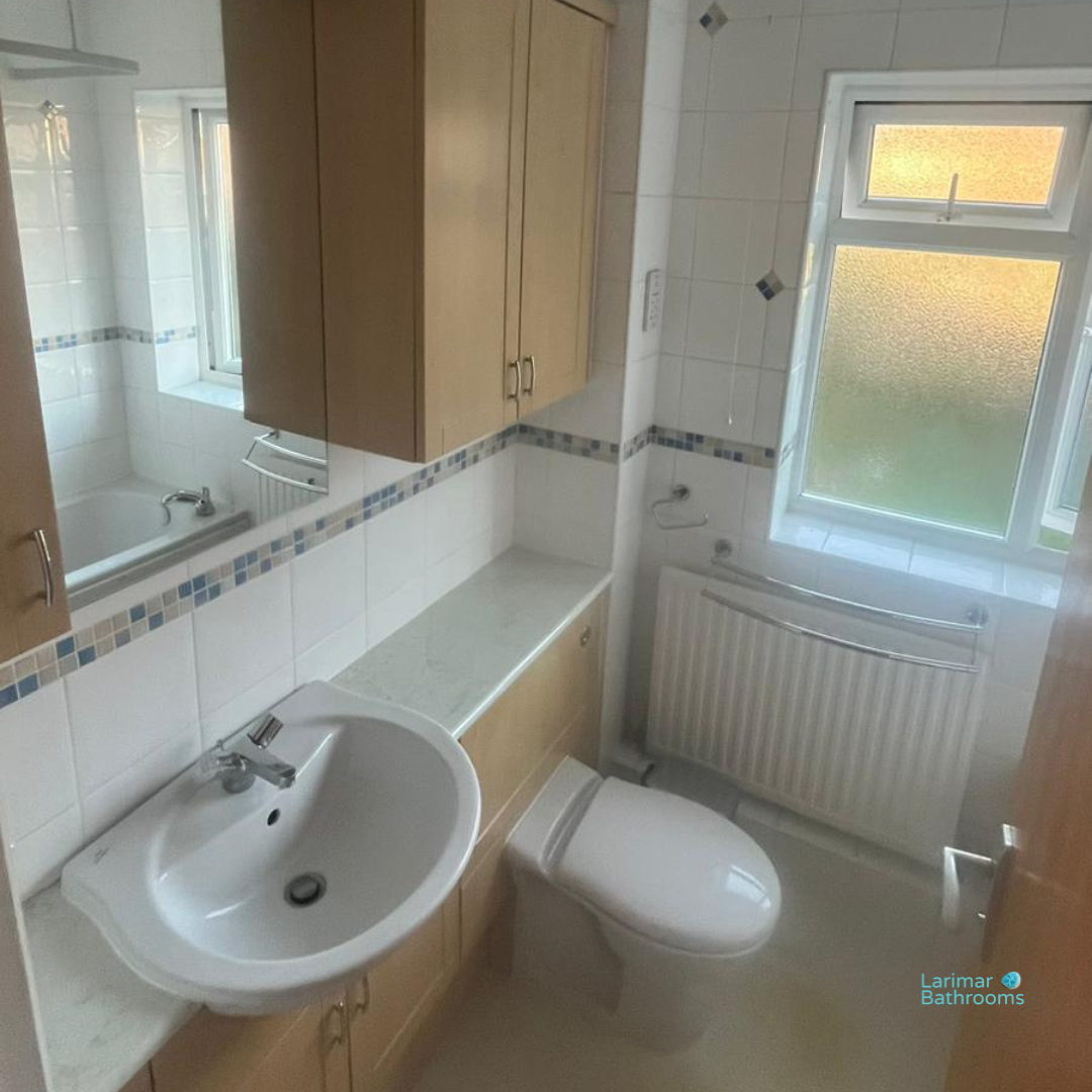 Dated bathroom before renovation at Jacobs Close Binfield