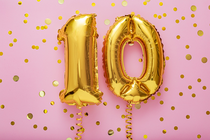 1-0 gold balloons.