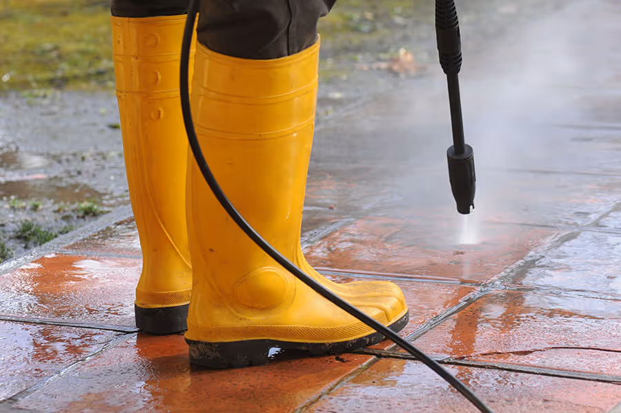 Driveway pressure washing or jet washing service in London