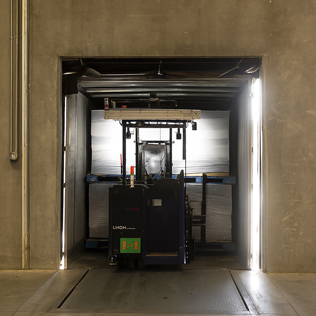 product shot of Fully Autonomous Single/Double Counterbalance AMR