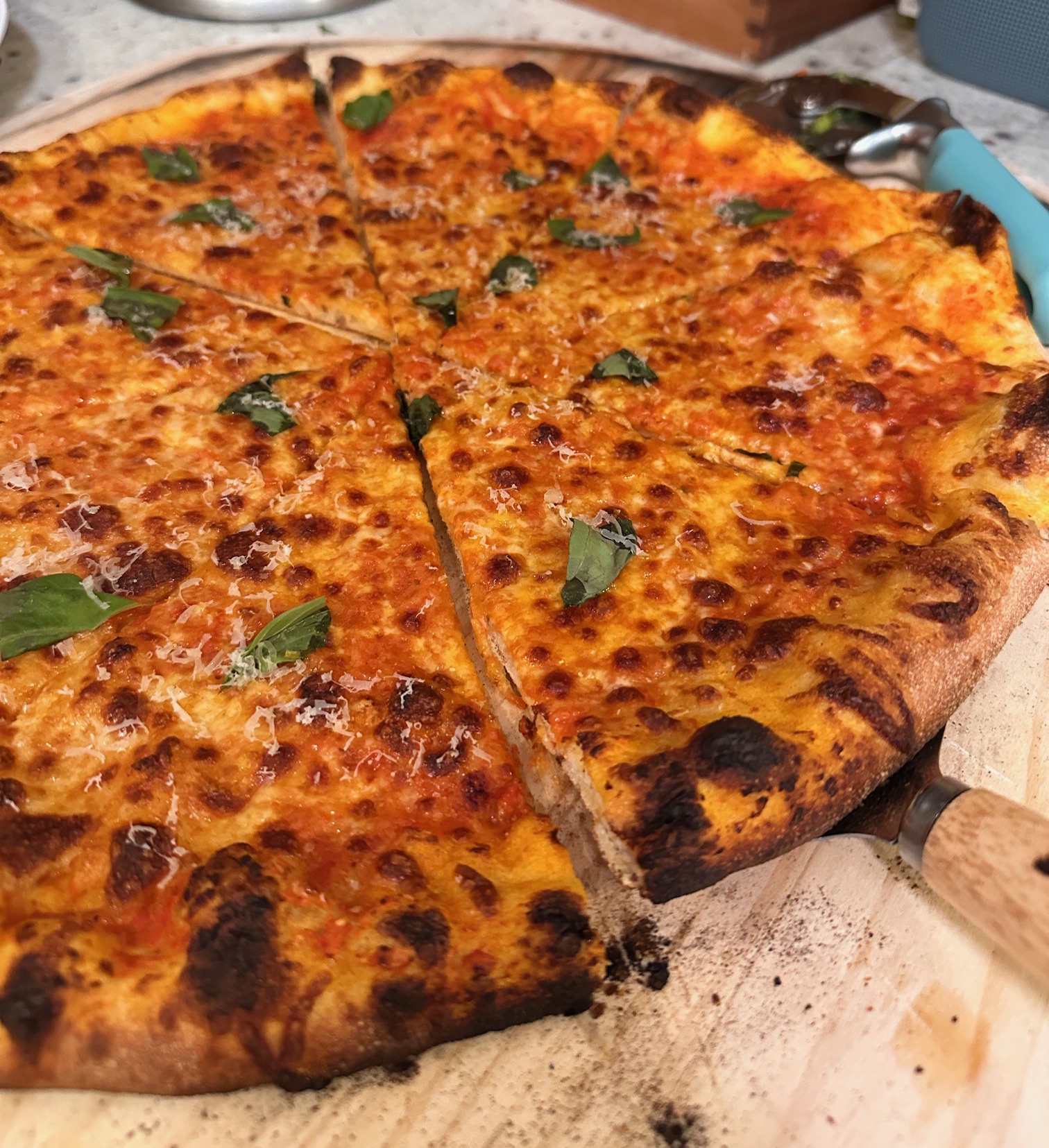 Perfect pizza at Eli-Za's