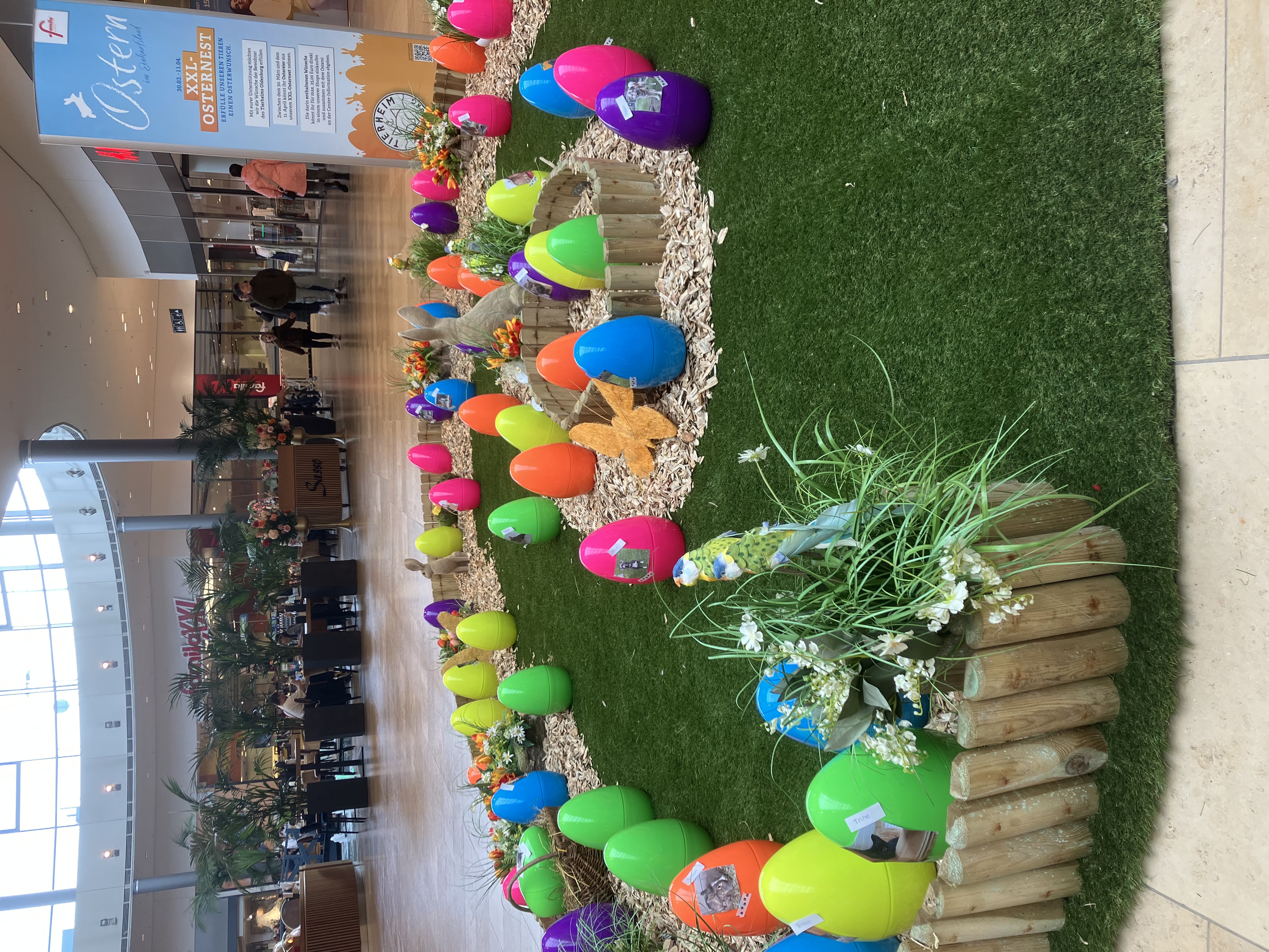 Ostereier in einem XXL-Osternest.