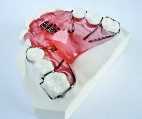 Plaque d'expansion antérieure orthodontique avec vérin - H32 Dental