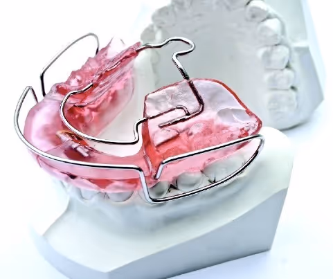 Bionator with vestibular wire for functional orthodontic treatment - H32 Dental