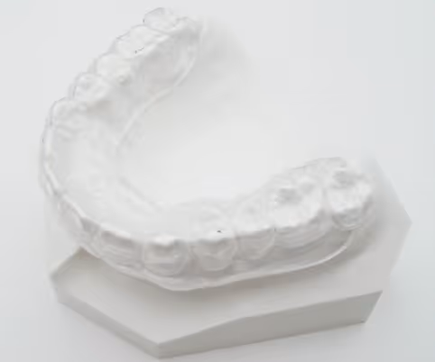 Soft orthodontic retainer for comfortable post-treatment retention - H32 Dental