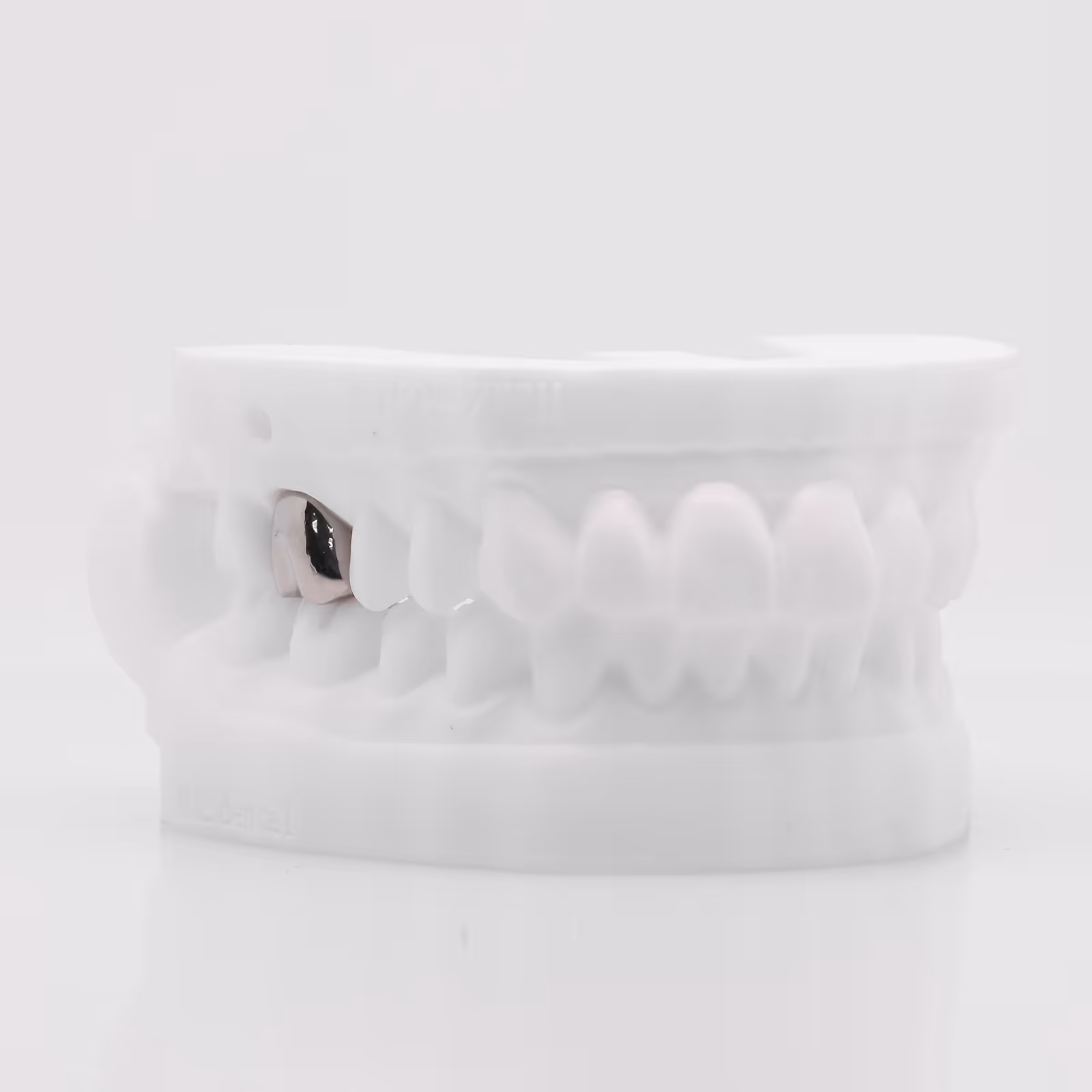 Metallic cobalt-chromium crown for durable restoration - H32 Dental