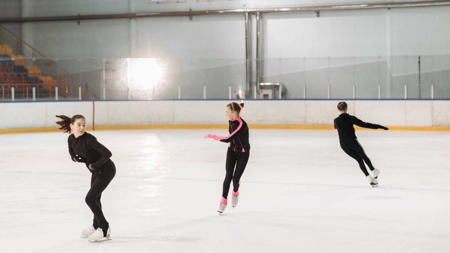 Dubai Ice Rink: Skating in Olympic Proportions