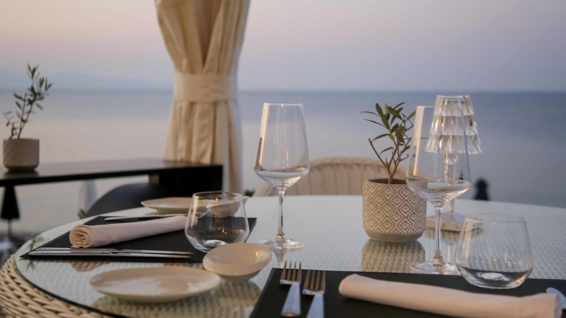 Corners Of Dubai Made For Shisha And Two