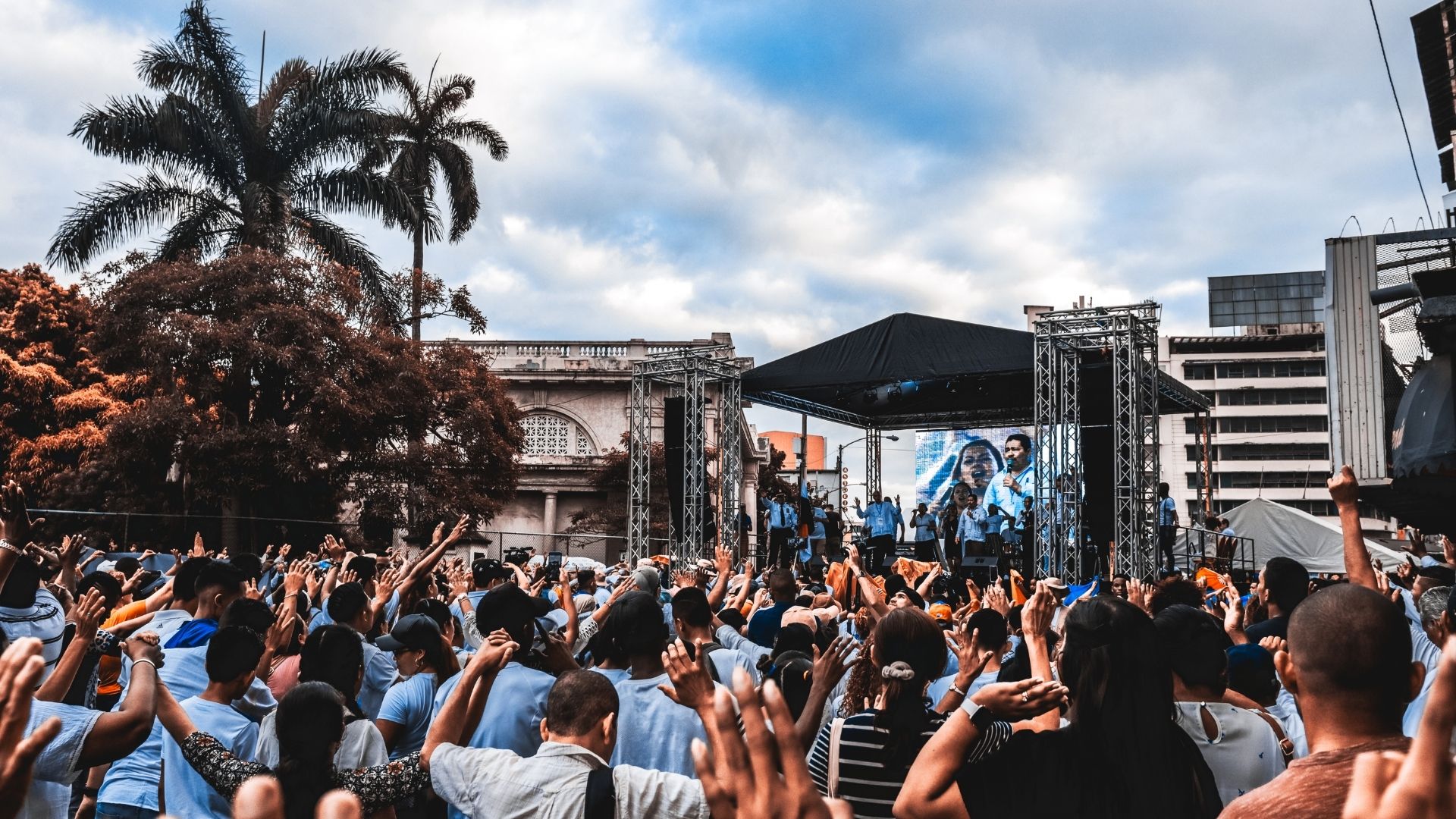 Shisha, Sea Breezes, and Dubai Marina Evenings