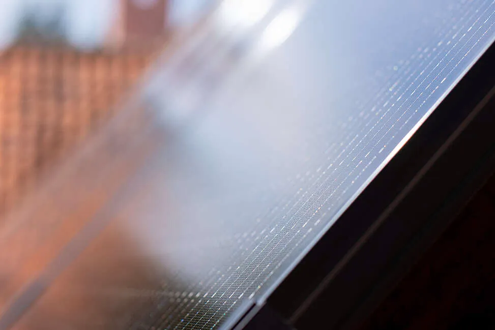 Zonnepanelen op dak combineren met warmtepompboiler