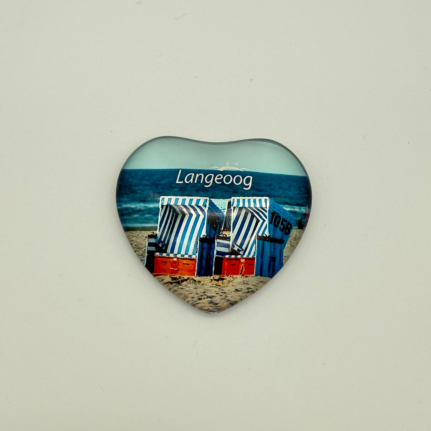 Langeoog Glas Magnet Strandkorb in Herzform