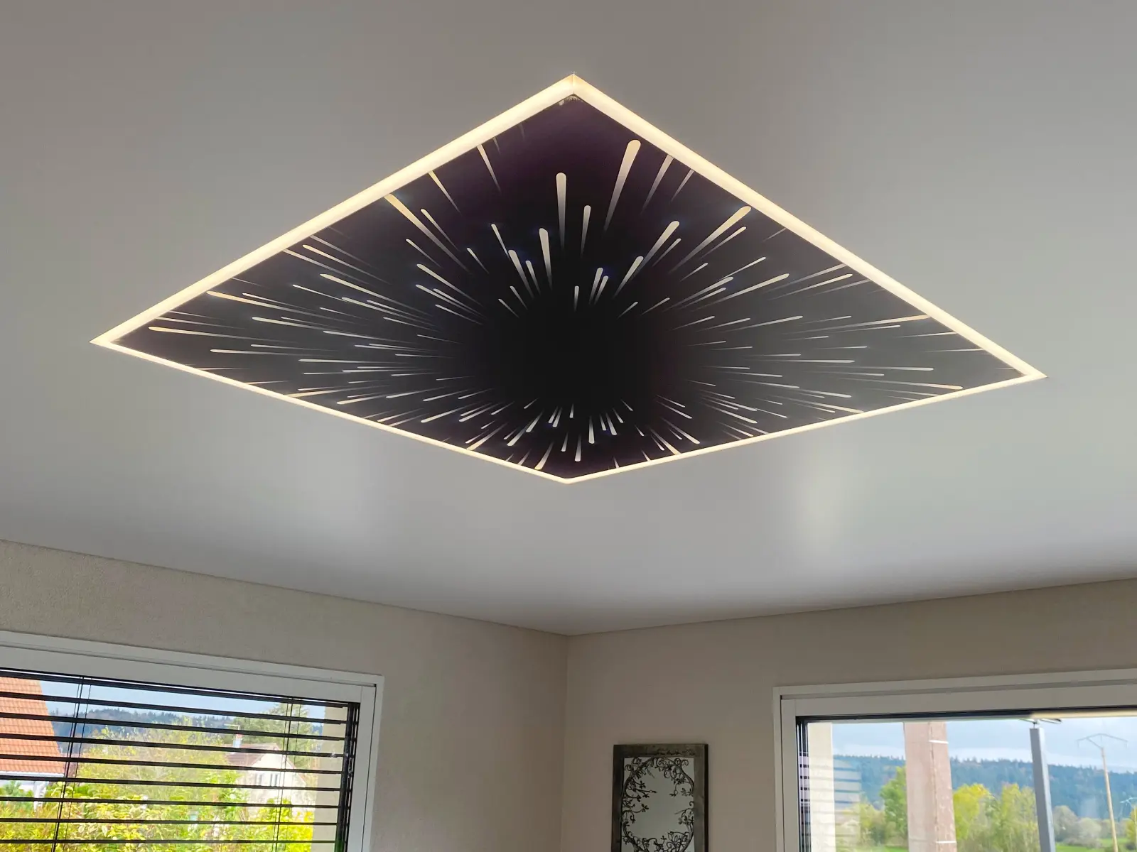 Encastre lumineux effet étoilé dans une salle à manger