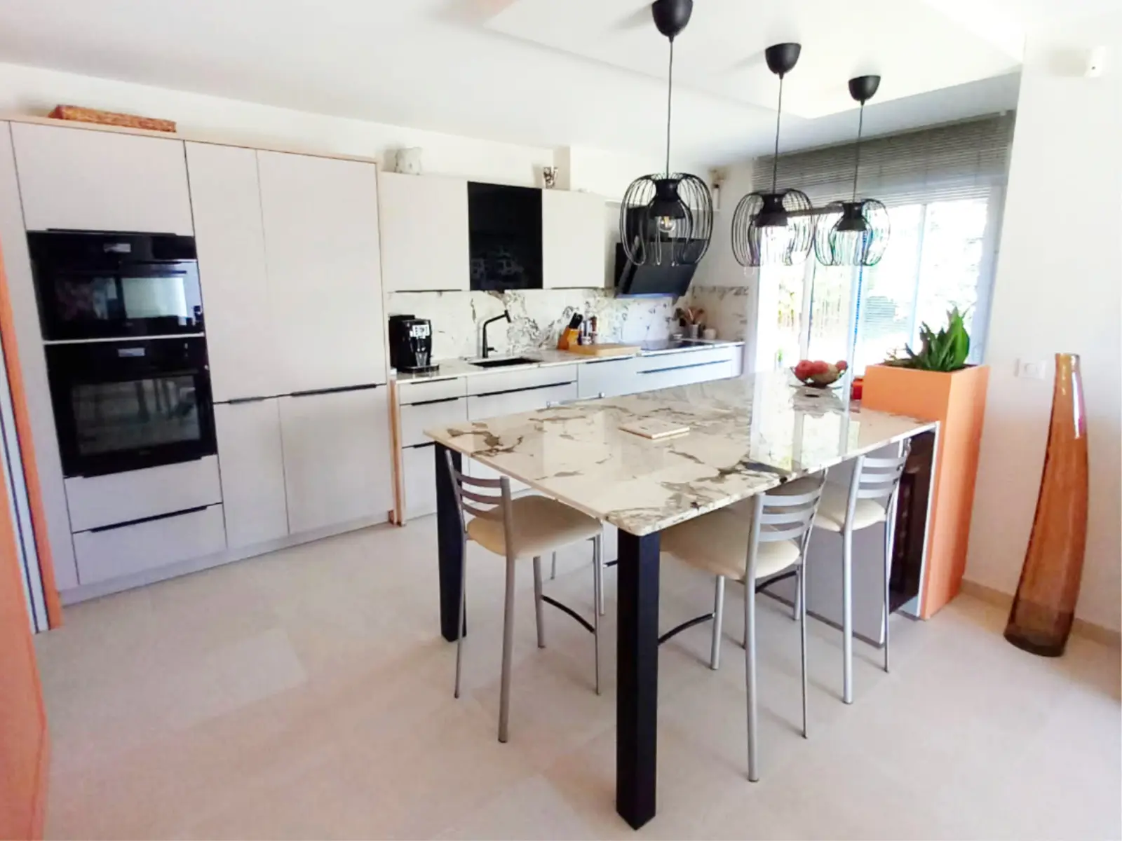 Projet de décoration d'intérieur en Franche-Comté, une cuisine pratique et chaleureuse