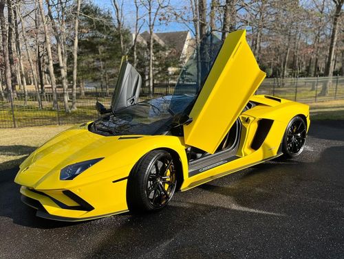lamborghini aventador detail