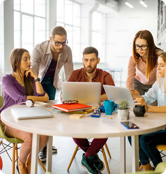 Users looking at scorecards 