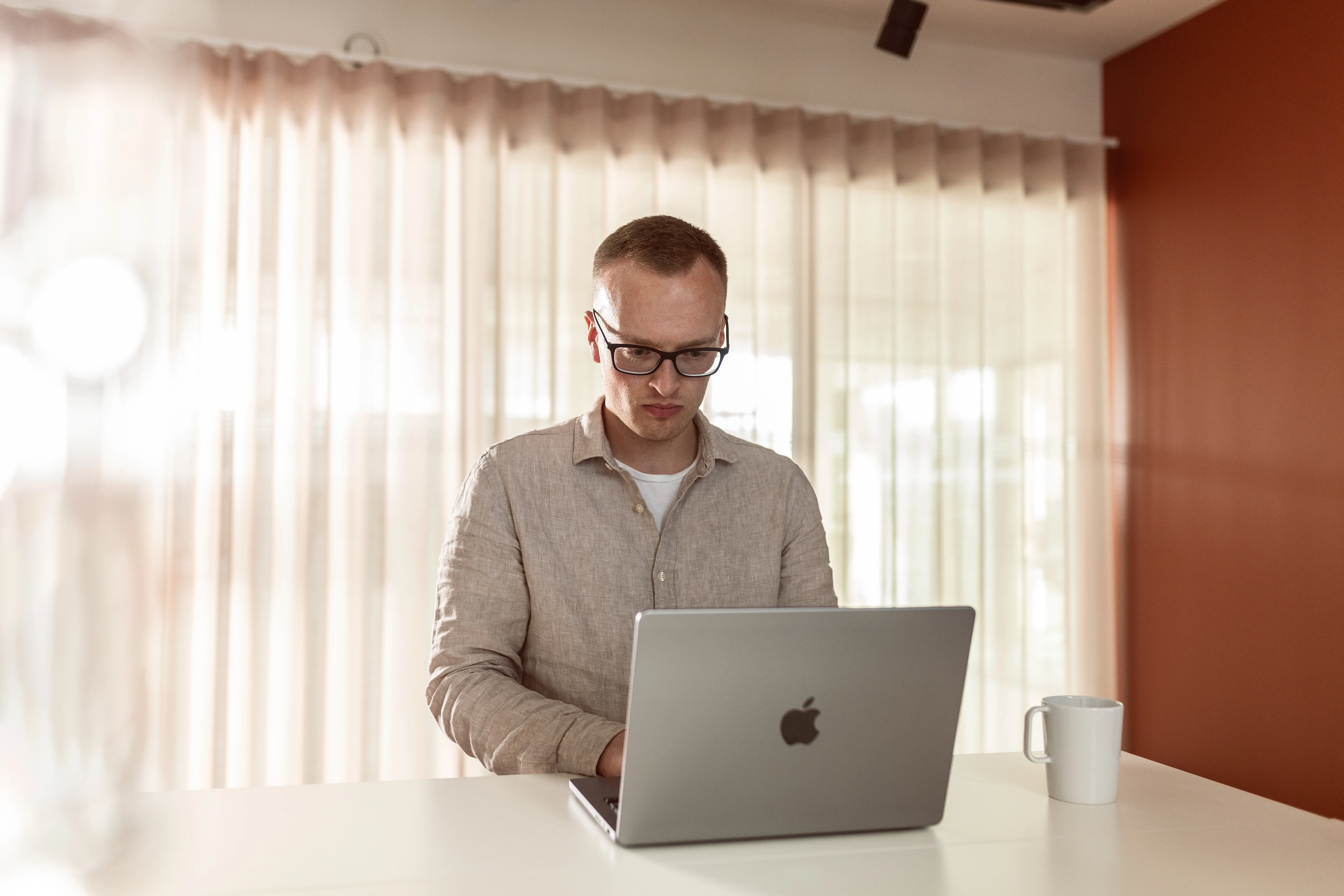 AMAI Mitarbeiter am Arbeiten