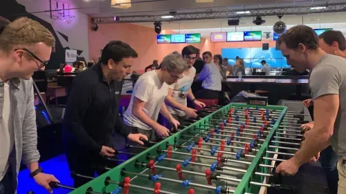 Team beim XXL-Kicker spielen