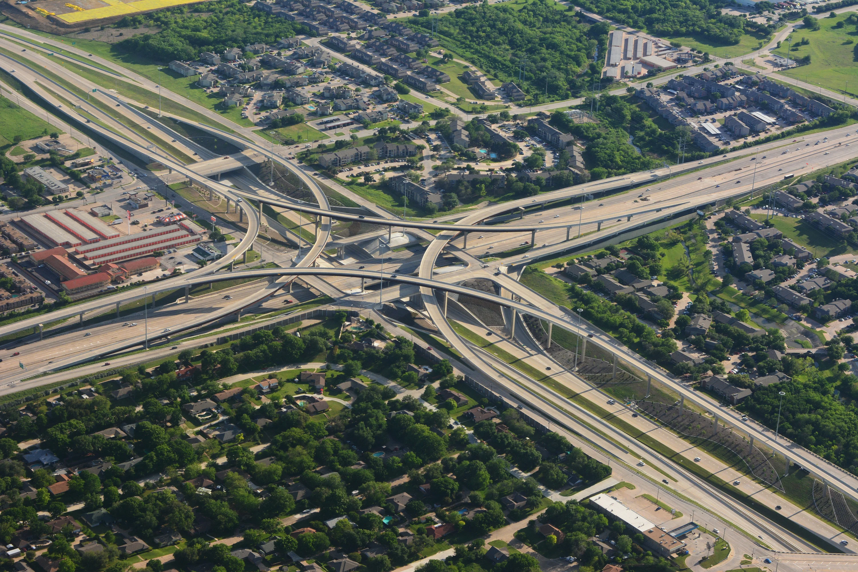 Verkehrskreuzung aus der Luft