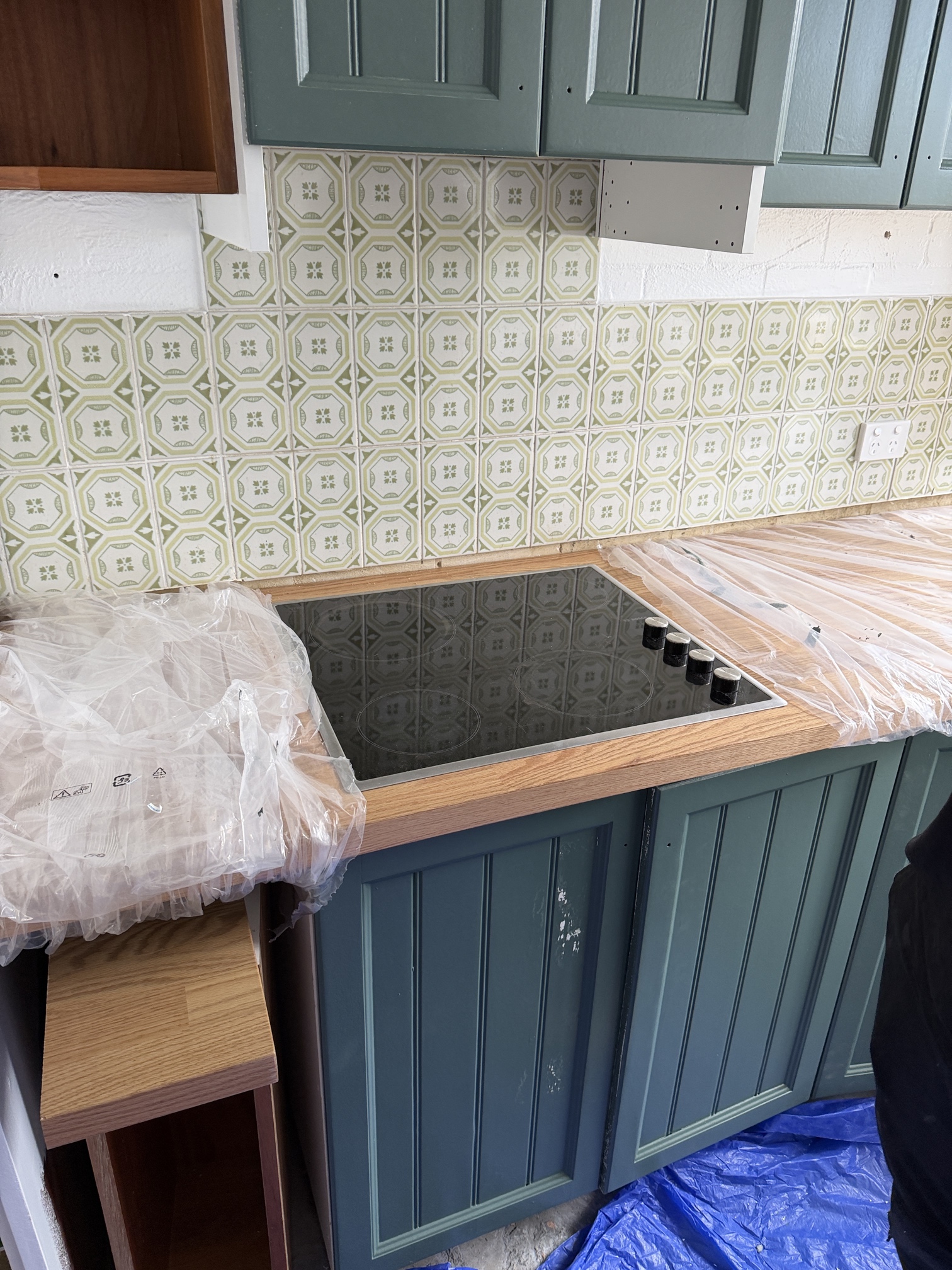 Ferguson Electrical wiring and installing an oven and cooktop with new power point in a Seaford kitchen renovation